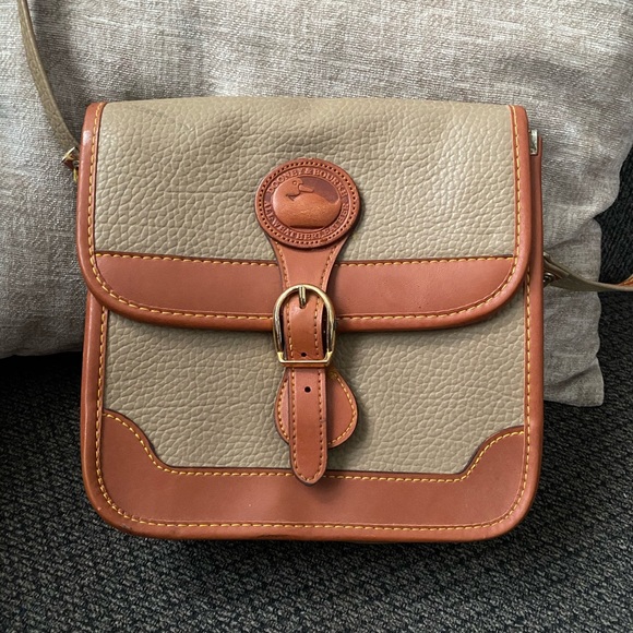 Dooney & Bourke Handbags - Vintage leather Dooney and bourke crossbody